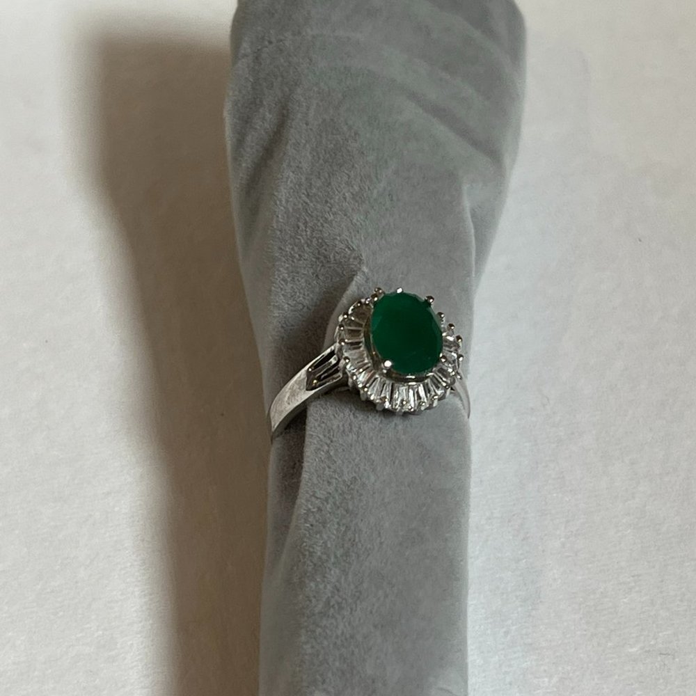 Vintage 925 sterling silver with Emerald and white Sapphires  Art US size 10.45